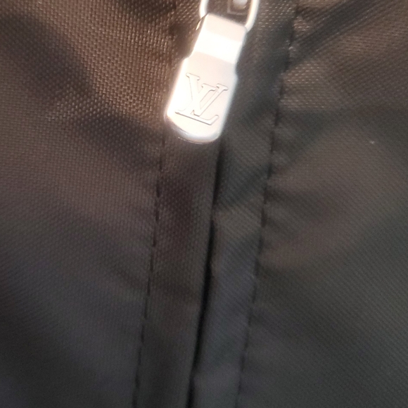 Authentic Louis Vuitton Black Rolling Carry-on - Picture 7 of 13